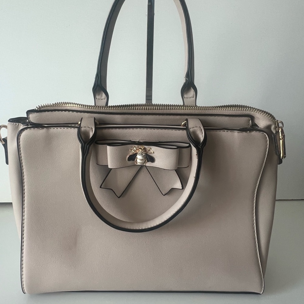 Elegant Cream Handbag